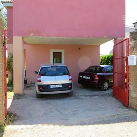 Villa Villa With 5 Bedrooms In Pinseque With Private Pool Enclosed Garden And Wifi 150 Km From The Slopes *