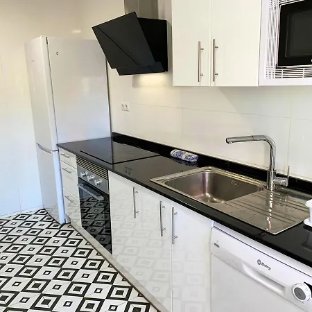 Villa With 5 Bedrooms In Pinseque With Private Pool Enclosed Garden And Wifi 150 Km From The Slopes *